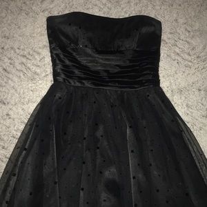 Beautiful black dress perfect for a formal dinner